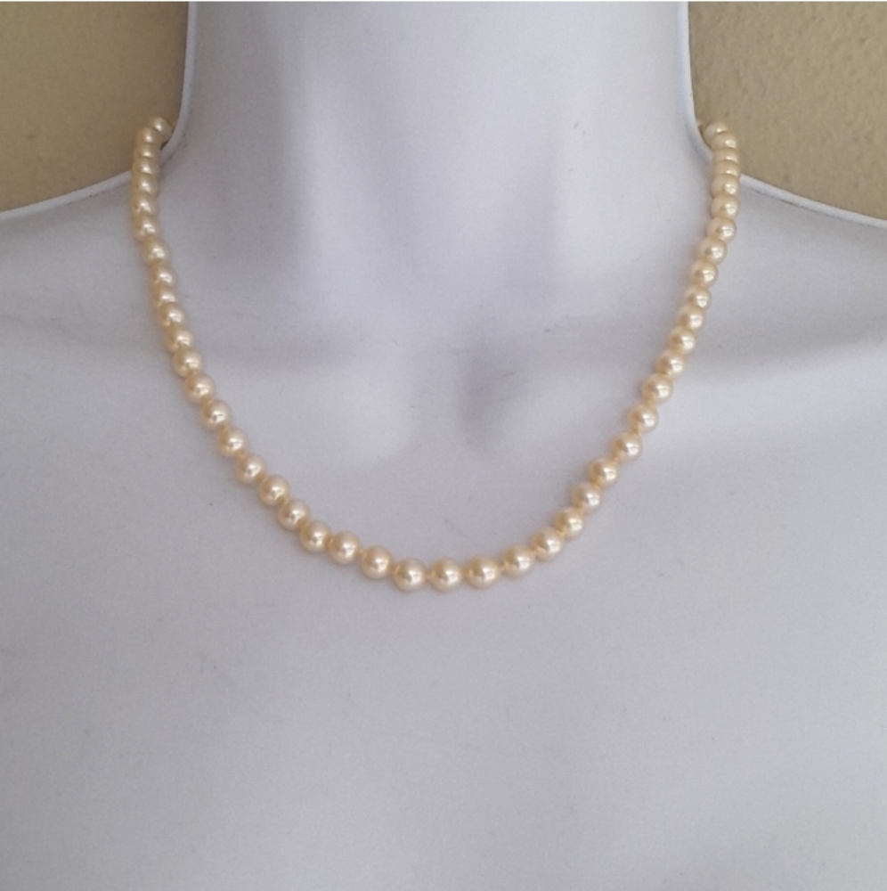 Vintage Pearl necklace 925 sterling silver clasp
